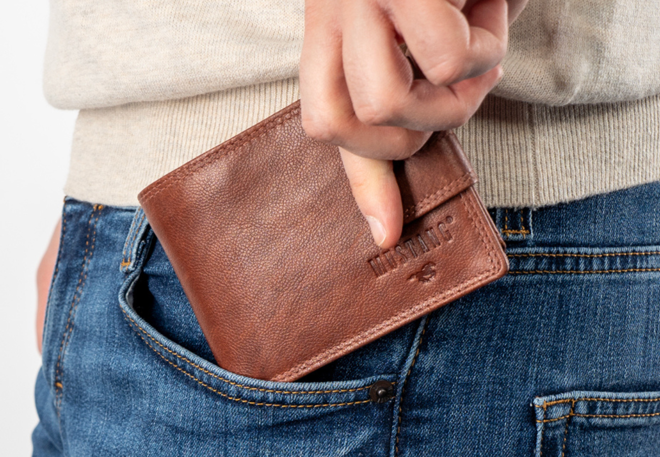 MUSTANG Denimo Wallet Side Opening With Button SKÓRZANY PORTFEL POJEMNY NA KARTY PREMIUM RFID