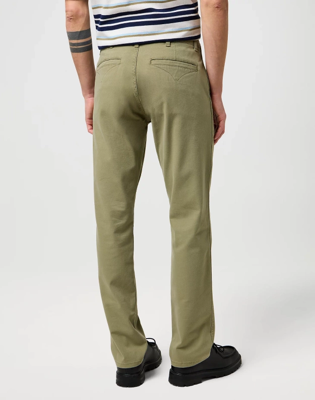 MESKIE SPODNIE WRANGLER REGULAR CHINO ALOE 112371031
