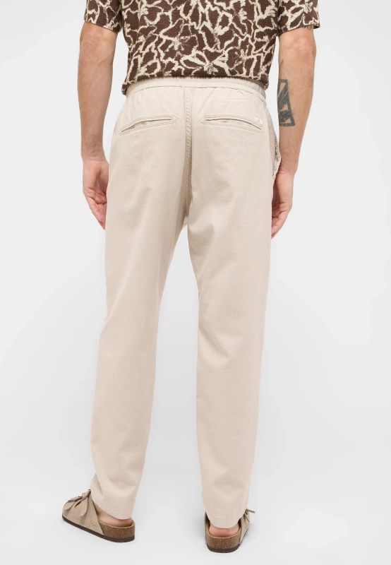 Męskie Spodnie Jeansowe Mustang Style Milano Jogger Oyster White 1016330 3025