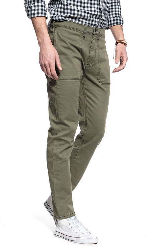 LEE AUSTIN MĘSKIE SPODNIE MATERIAŁOWE LICHEN GREEN L71BLE82 112119536