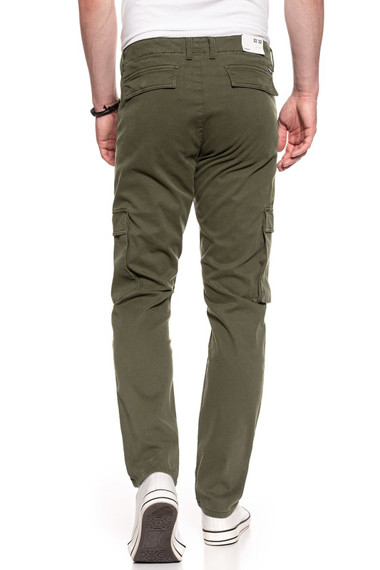 WRANGLER SPODNIE MĘSKIE CARGO IVY GREEN W15EA4XIX 112126802