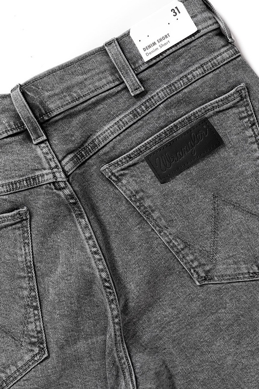 KRÓTKIE SPODENKI WRANGLER DENIM SHORT BLEACHED BLACK W14CRA24P 112126620