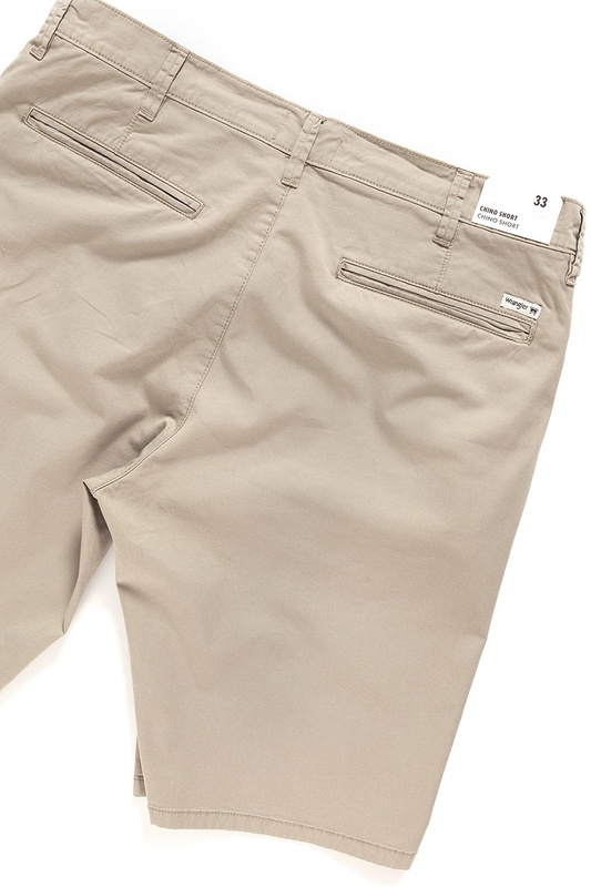 SPODENKI MĘSKIE WRANGLER CHINO SHORT CAMEL W14AKM175 112126559