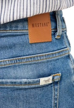 Damskie Szorty Mustang Style Charlotte Shorts Denim Blue 1016557 5000 521