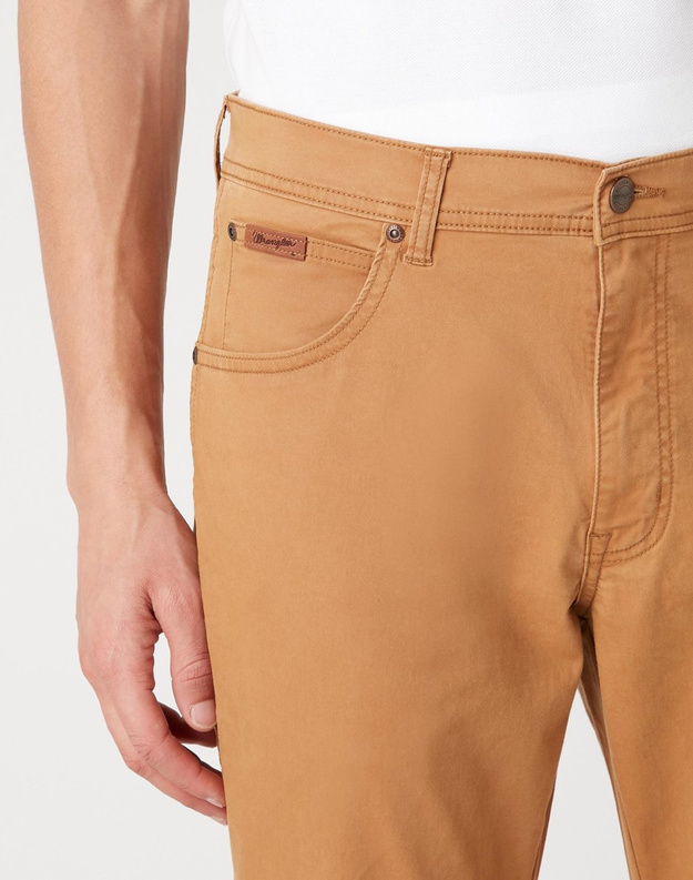 SPODNIE MĘSKIE WRANGLER TEXAS SLIM BISCUIT W12SWA012 112126530