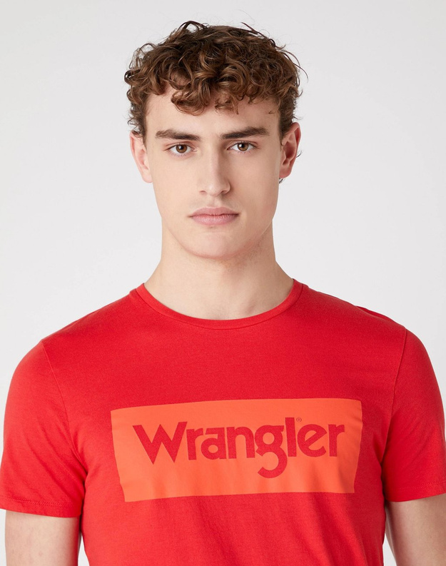 MĘSKI T-SHIRT WRANGLER SS LOGO TEE MARS RED W742FKX3A 112131086