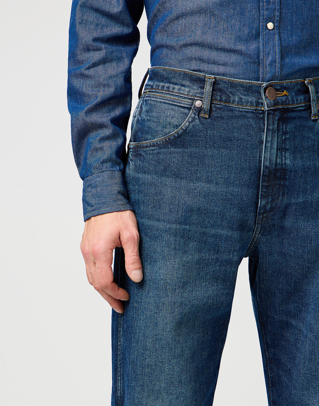 WRANGLER MĘSKIE SPODNIE JEANSOWE WRANGLER FRONTIER MEADOW HAZE 112362559