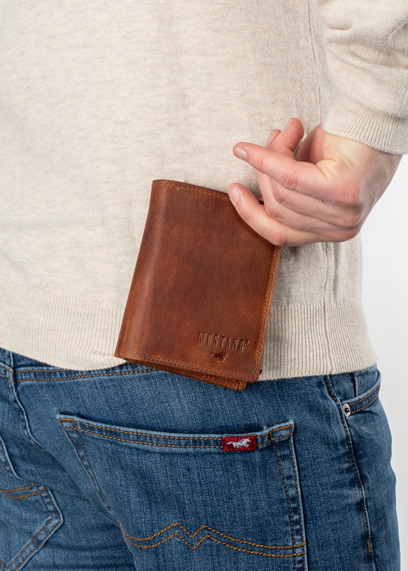 MUSTANG Denimo High Wallet Side Opening UNIWERSALNY SKÓRZANY PORTFEL POJEMNY NA KARTY RFID