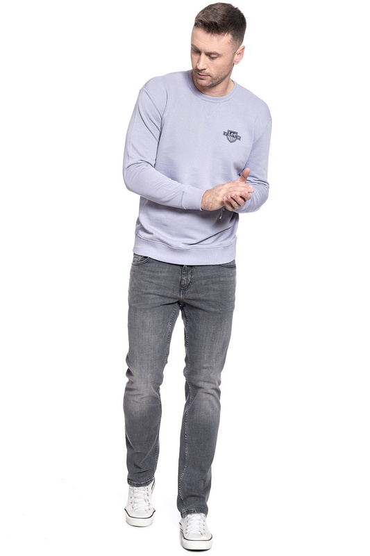 BLUZA MĘSKA LEE SEASONAL LOGO SWS LAVENDER DUSK REGULAR FIT L81ASPOA 112121667