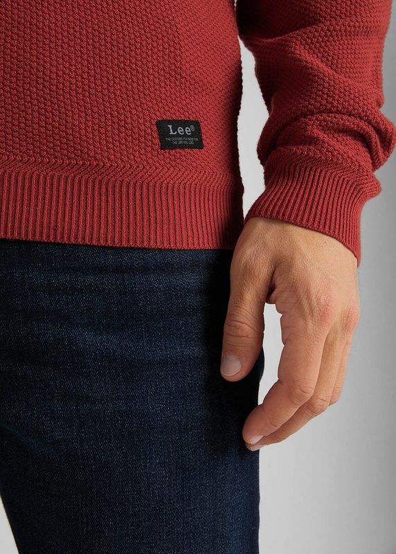 LEE BASIC TEXTURED CREW MĘSKA BLUZA REGULAR FIT RED OCHRE L85BOCOE 112122603