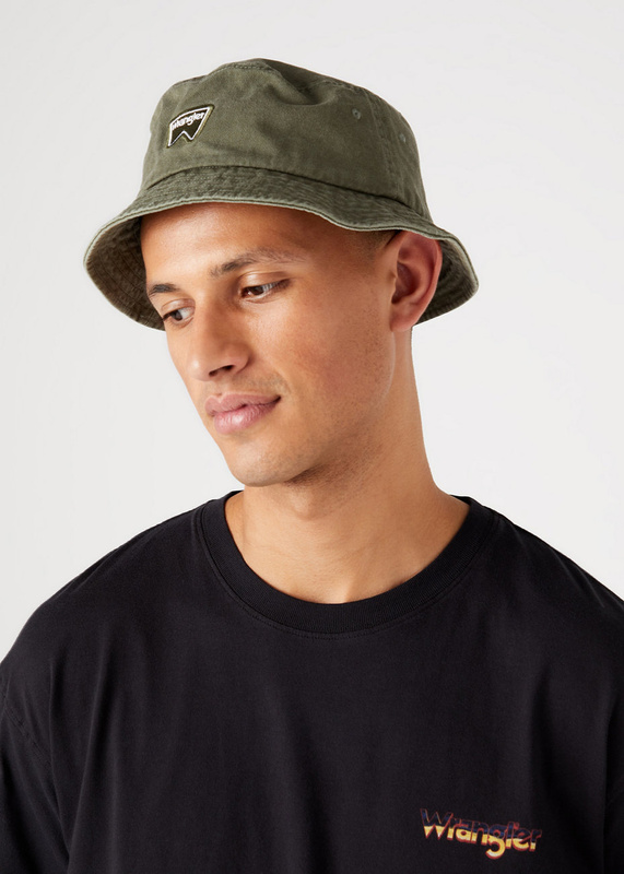 WRANGLER WASHED BUCKET MĘSKI KAPELUSZ LOGO HAT OIL GREEN W0V8U5G19 112145735