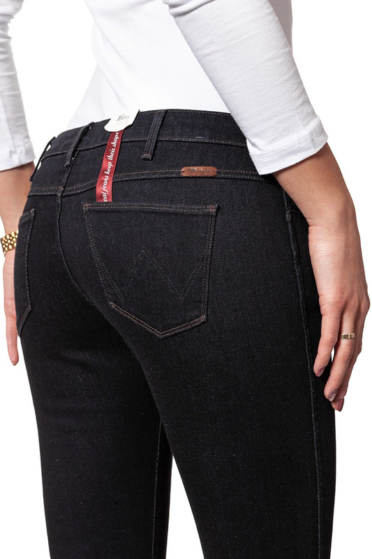 WRANGLER MOLLY STRAIGHT BLACK W26F-LI-55G
