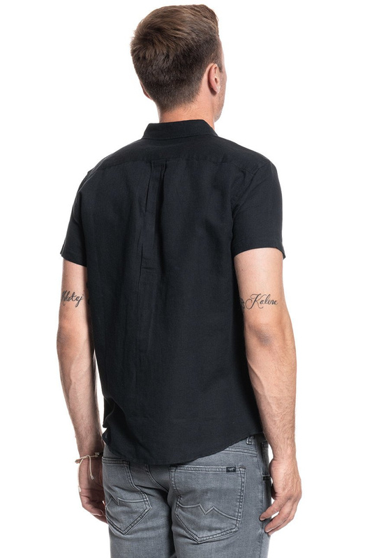 MĘSKA KOSZULA MATERIAŁOWA WRANGLER SS 1PKT SHIRT BLACK  W5J1LO100