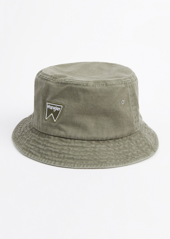 WRANGLER WASHED BUCKET MĘSKI KAPELUSZ LOGO HAT OIL GREEN W0V8U5G19 112145735