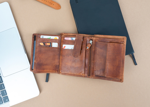 MUSTANG Denimo High Wallet Side Opening UNIWERSALNY SKÓRZANY PORTFEL POJEMNY NA KARTY RFID