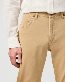 MESKIE SPODNIE WRANGLER GREENSBORO RUSTIC RUSSET 112362436