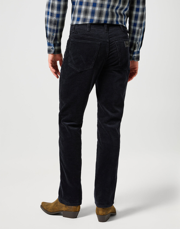 WRANGLER TEXAS MĘSKIE SPODNIE SZTRUKSOWE BLACK 112356789 W121016329
