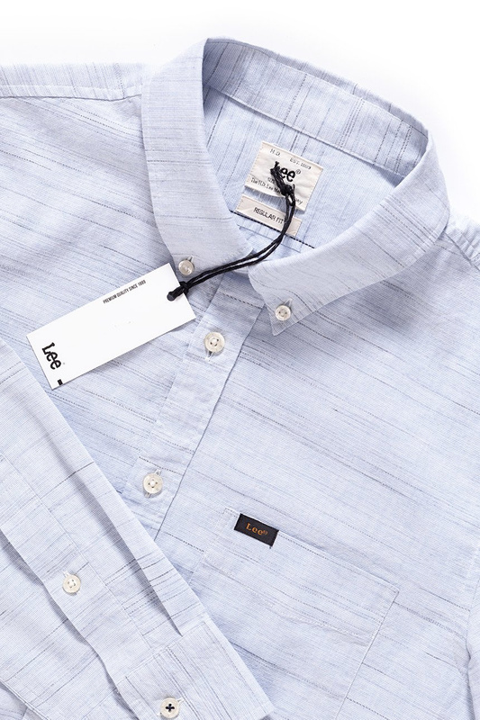 LEE LEE BUTTON DOWN HALOGEN BLUE L880RGSA