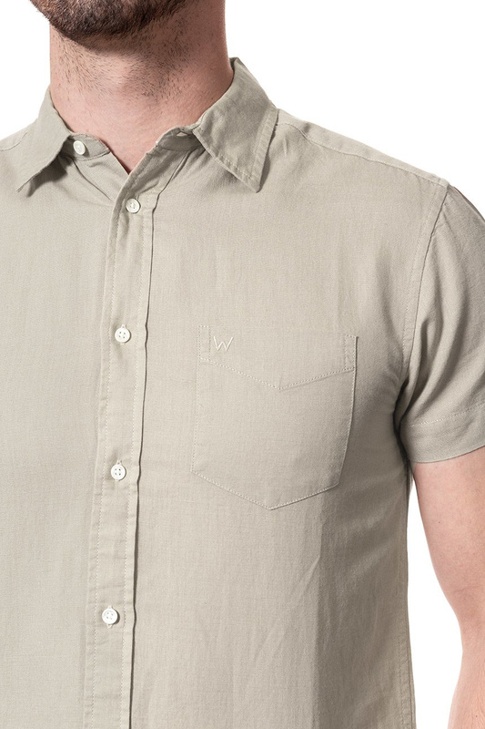KOSZULA MĘSKA KRÓTKI RĘKAW WRANGLER SS 1PKT SHIRT PLAZA TAUPE W5860LOU5 112129512