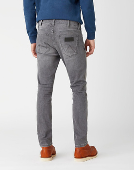 MĘSKIE SPODNIE JENASOWE WRANGLER LARSTON SILKY GREY W18S2760S 112141207