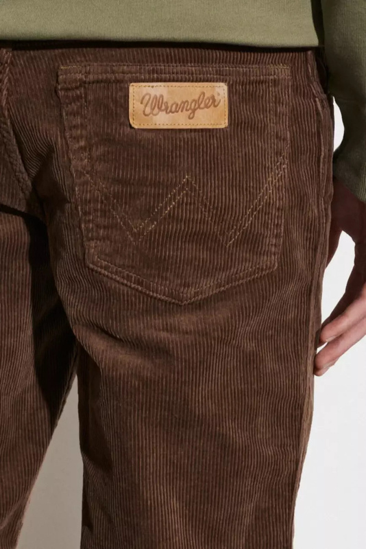 WRANGLER TEXAS MĘSKIE SPODNIE SZTRUKSOWE TEAK W121A2455 112320125