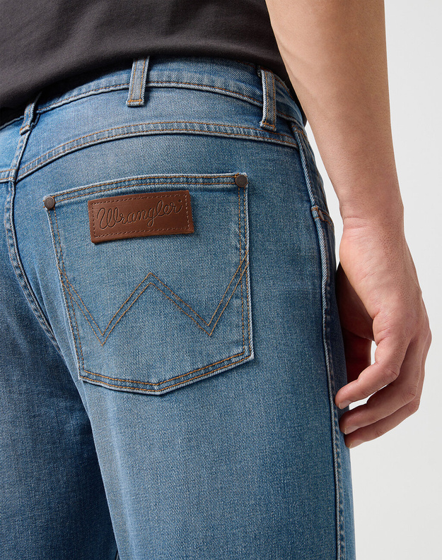 WRANGLER LARSTON MĘSKIE SPODNIE JEANSOWE JEANSY DŻINSY STRIDE 112350653 W18S018020