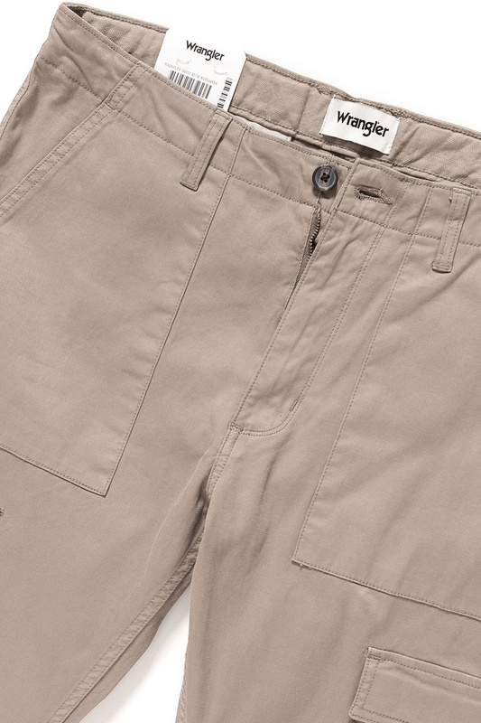 WRANGLER SPODNIE MĘSKIE CARGO PANTS BEIGE W15EA4XBB 112126801