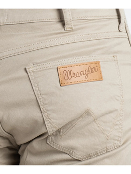 WRANGLER GREENSBORO MĘSKIE SPODNIE MATERIAŁOWE KHAKI W15QOF787 112320815