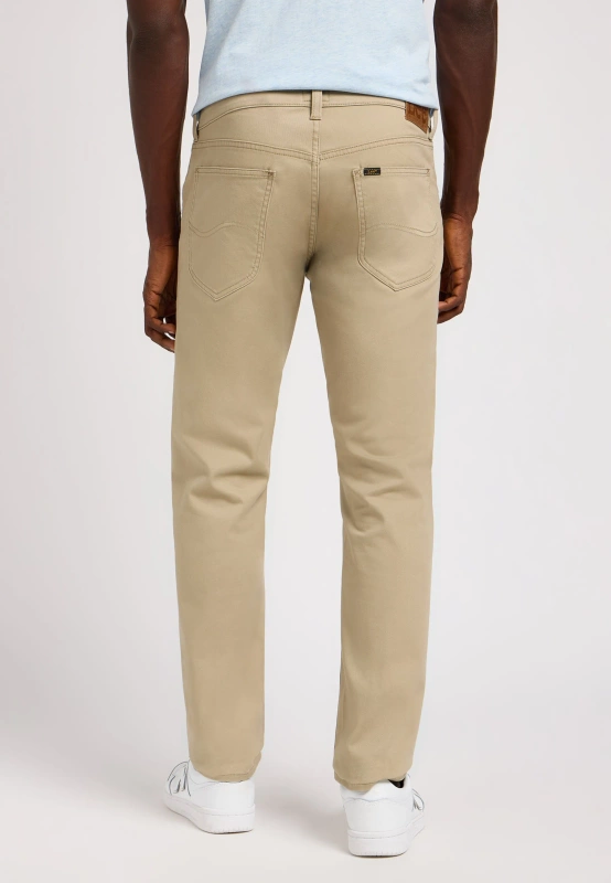 MESKIE SPODNIE MATERIALOWE LEE DAREN ZIP FLY KANSAS CITY KHAKI 112349219