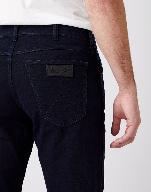 WRANGLER GREENSBORO MĘSKIE SPODNIE JEANSOWE BLACK BACK W15QQC77D 112127042