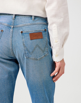 WRANGLER MĘSKIE SPODNIE JEANSOWE WRANGLER GREENSBORO COWBOY HAZE 112364420