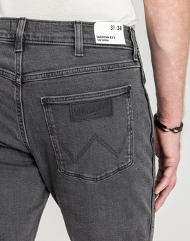 WRANGLER MĘSKIE SPODNIE JEANSOWE LARSTON BLACKOUT W18S29Z79 112330748