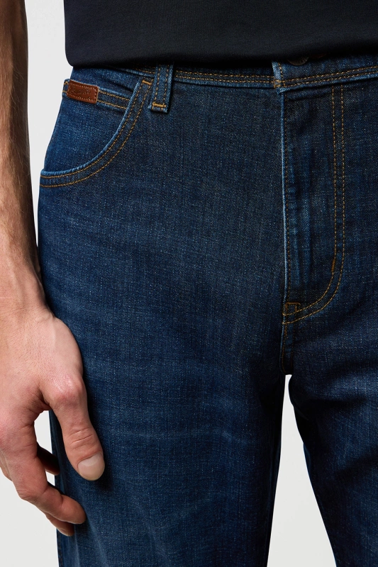 MESKIE SPODNIE  WRANGLER TEXAS SLIM SADDLE SUNSET 112371379