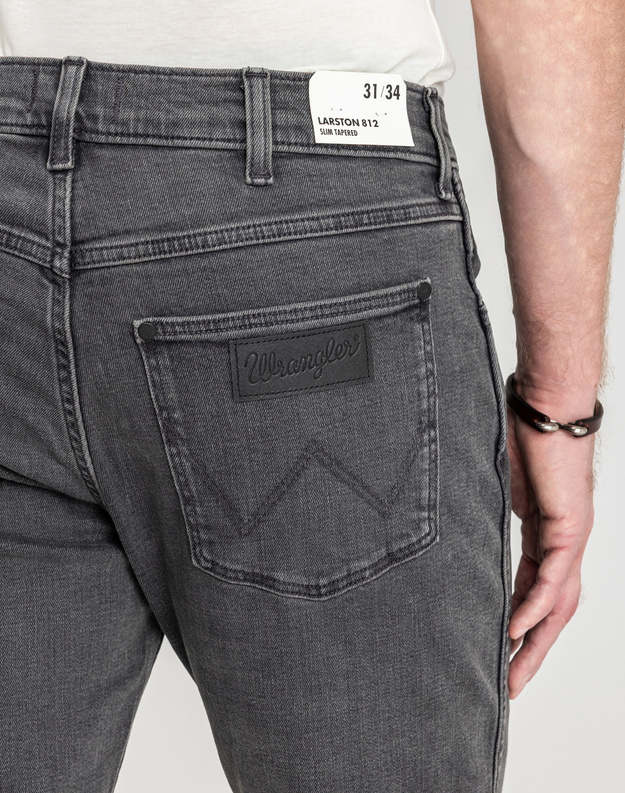 WRANGLER MĘSKIE SPODNIE JEANSOWE LARSTON BLACKOUT W18S29Z79 112330748