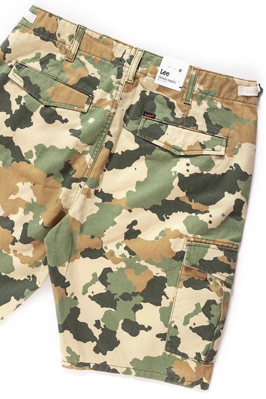 SPODENKI LEE FATIGUE SHORTS CAMOUFLAGE L73BCW03 112120343