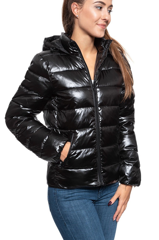 DAMSKA KURTKA PRZEJŚCIOWA WRANGLER SHORT PUFFER BLACK W4N1V0100 112129158