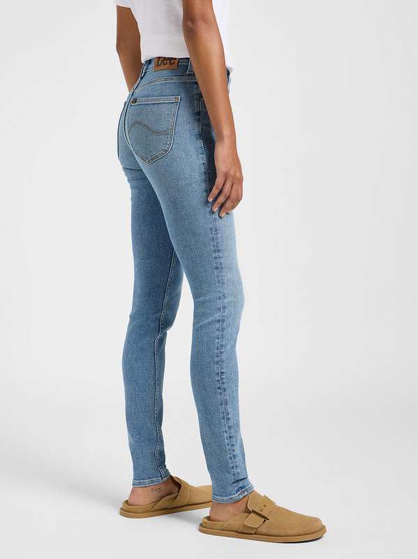 DAMSKIE SPODNIE JEANSOWE LEE SCARLETT HIGH MID STRENGTH 112363821