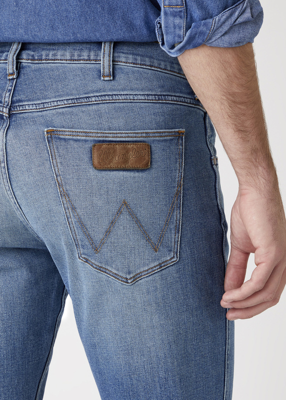 MĘSKIE SPODNIE JEANSOWE WRANGLER GREENSBORO BLUE FEVER W15QQ892R 112127033