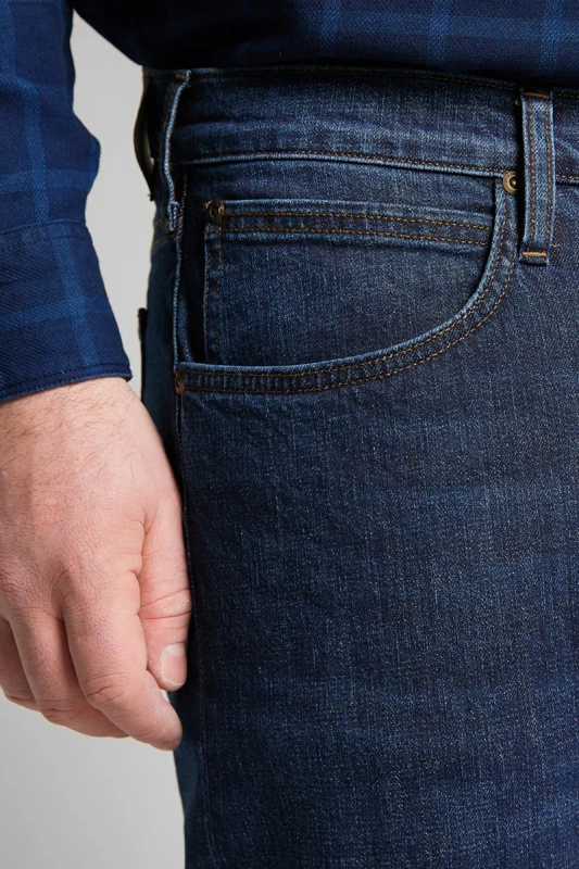 MĘSKIE SPODNIE JEANSOWE LEE DAREN ZIP FLY REGULAR STRAIGHT Dark Bluegrass L707KNUK 112118225