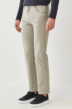 WRANGLER TEXAS STRETCH MĘSKIE SPODNIE MATERIAŁOWE FOG W12197235