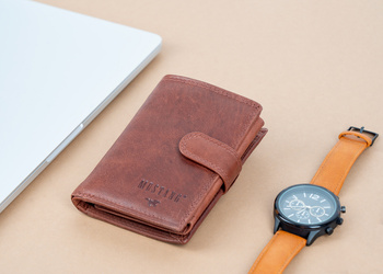 MUSTANG Denimo High Wallet Side Opening With Button SKÓRZANY PORTFEL POJEMNY NA KARTY PREMIUM