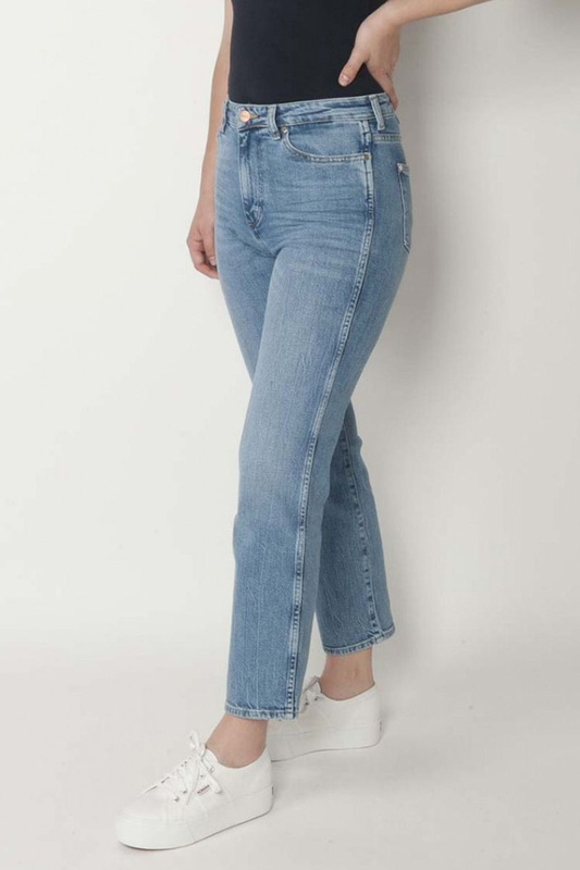 WRANGLER RETRO STRAIGHT DAMSKIE SPODNIE JEANSOWE PEKIN SKY W238RH17S 112127875