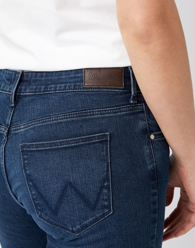 DAMSKIE SPODNIE JEANSOWE WRANGLER SLIM BLACKOUT BLUE W28LLT98M 112141293