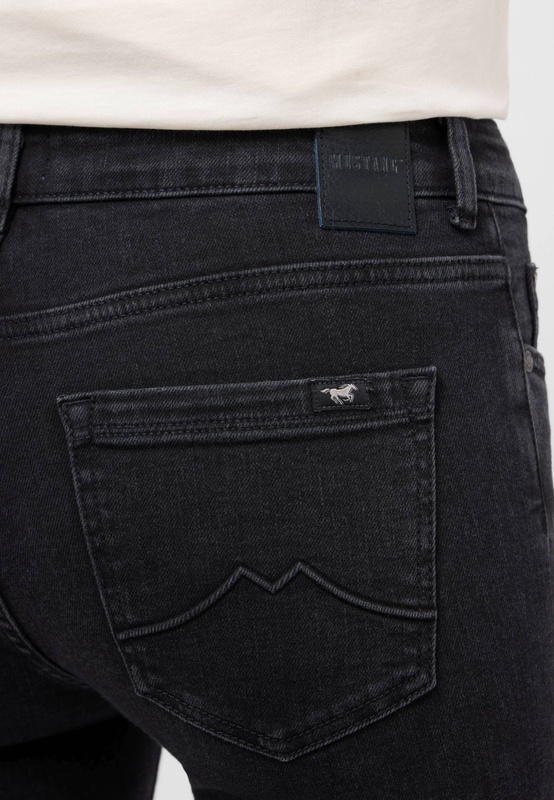 Damskie Spodnie jeansowe Mustang Style Shelby Slim Denim Black 1015564 4000 802