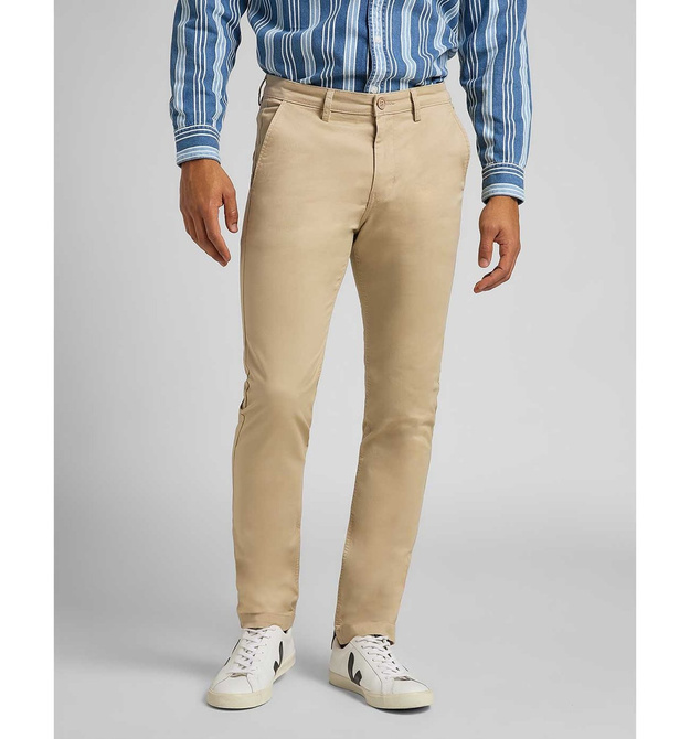 LEE SLIM CHINO MĘSKIE SPODNIE MATERIAŁOWE SERVICE SAND L768LA10 112121061