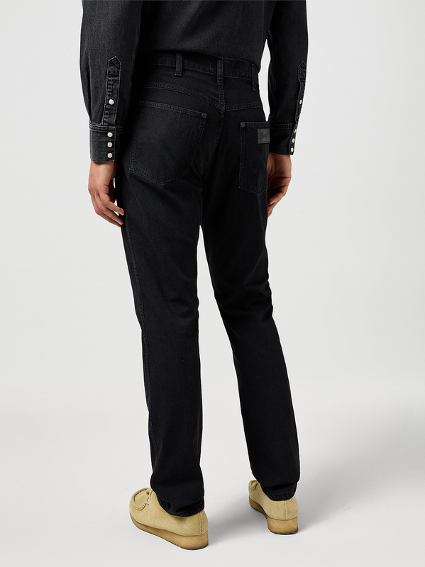 WRANGLER MĘSKIE SPODNIE JEANSOWE WRANGLER RIVER RINSE BLACK 112362409
