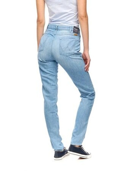 DAMSKIE SPODNIE JEANSOWE WRANGLER SARA W2129576P