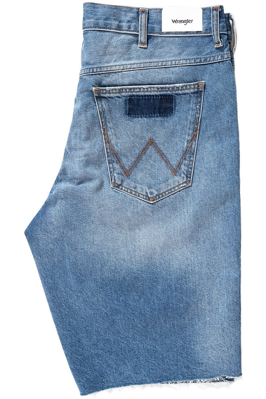 KRÓTKIE SPODENKI WRANGLER DENIM SHORT BLUE LAND W14CGW15W 112126590