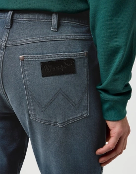 MESKIE SPODNIE WRANGLER LARSTON OCEAN STORM 112371027