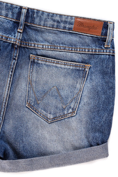 DAMSKIE SPODENKI WRANGLER BOYFRIEND SHORT VINTAGE WORN W29K7995Z